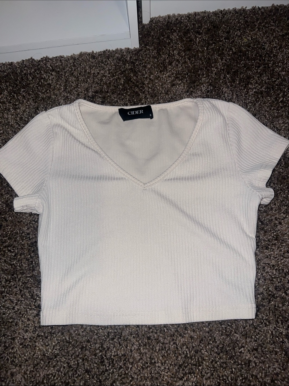 Cider Cream Ribbed V-Neck Short Sleeve Crop Top